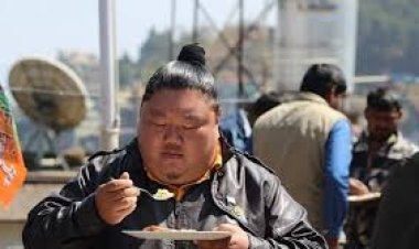 खुद को 'सूमो' बताने वाले 'भाजपा नेता" से मिलिए...